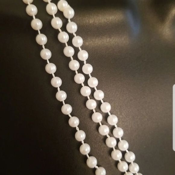 Women's 30" White Faux Pearl Necklaces Set of 3! - Picture 7 of 12